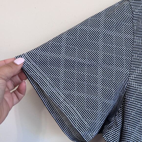 Robert Graham Naylor Skull Men Graphic Tee T-Shirt Size 2XL Gothic Grunge Floral - Picture 5 of 8